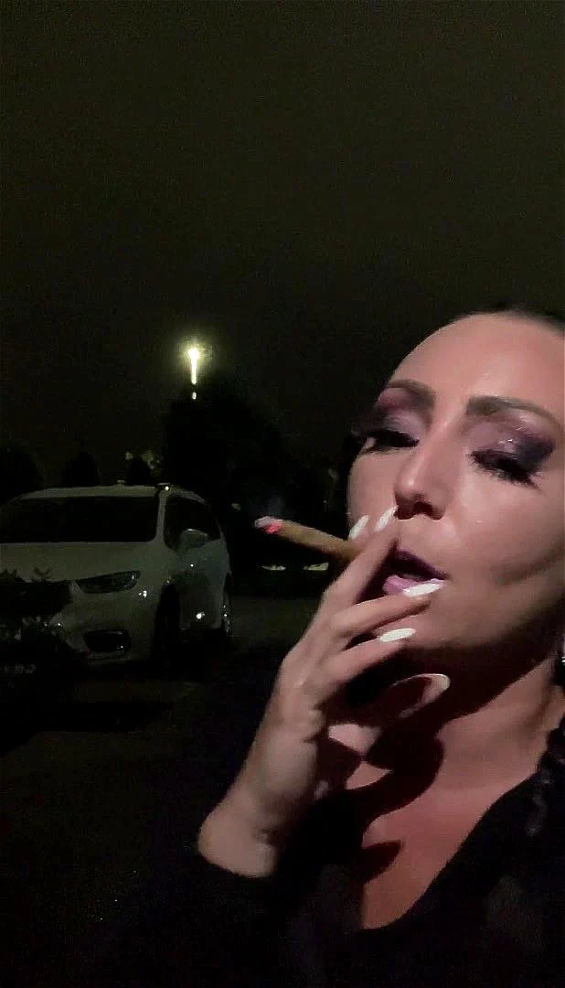 MILF Smoking Weed + Outdoor Blowjob