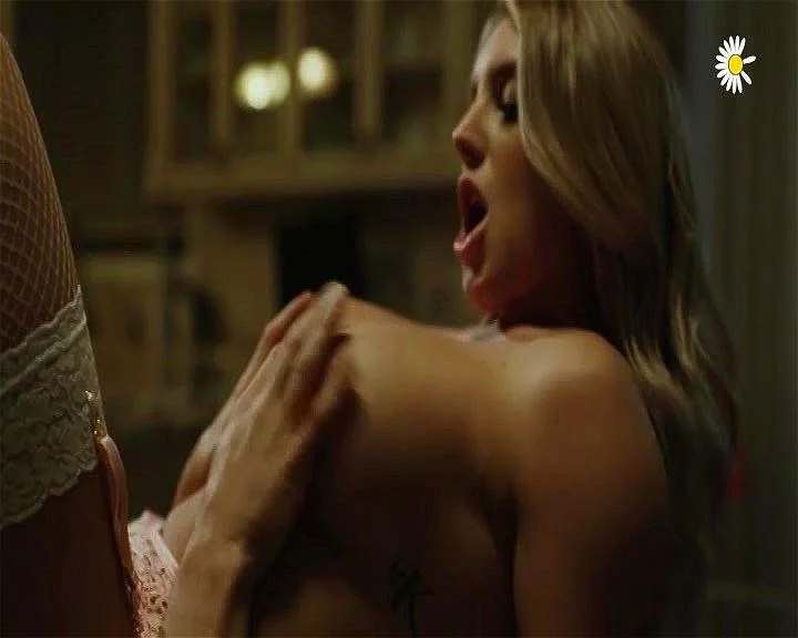 Curvy blonde MILF aunt (Softcore) Curvy blonde MILF aunt (Softcore)
