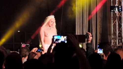 NUDE ON STAGE thumbnail