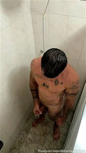 Henrique Nassif - Shower Masturbation