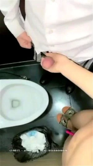 Chinese Girl Sex in public toilet