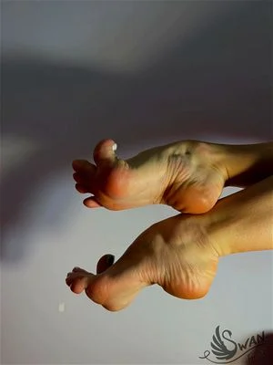 fbb legs and feet thumbnail