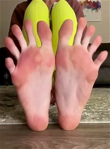 Long toes to bust nut to