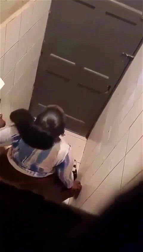 Ugandan Thick Girl Fucking in WC