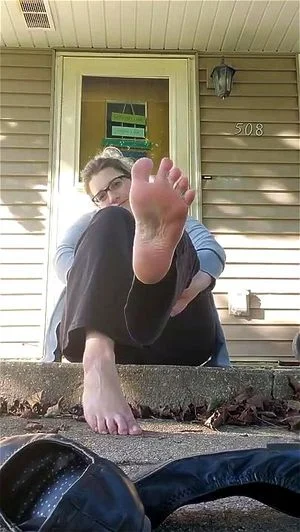 feet thumbnail