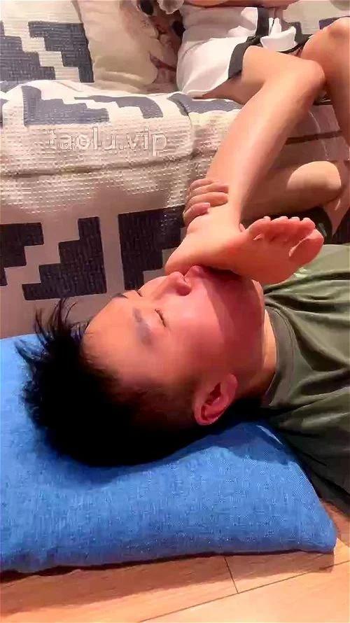Chinese femdom feet licking