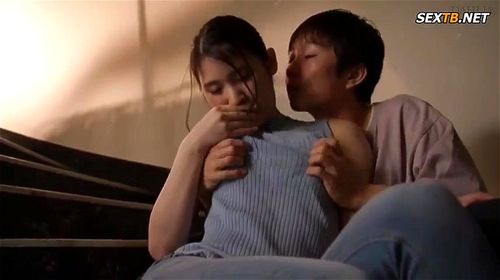 階段のカップル エロ動画 - SpankBang