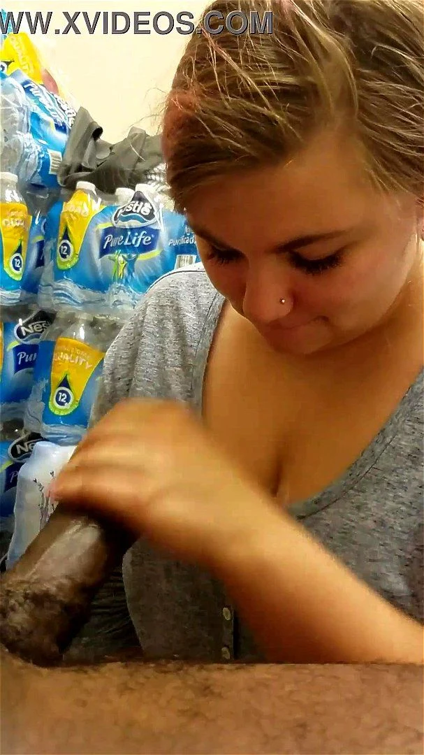 PAWG SUCKS BBC IN WALMART