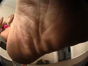 Feetsees  thumbnail