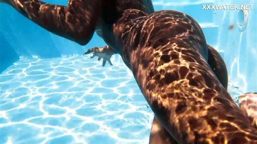 round ass, Underwater Show, solo female, big ass
