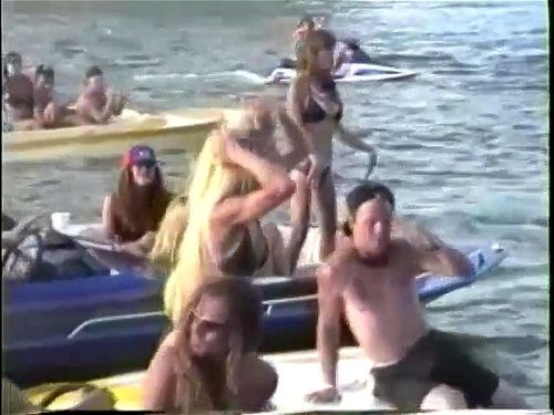 500px x 375px - Watch Chaos on the Colorado River - Party, Ugly Bear, Public Nudity Porn -  SpankBang