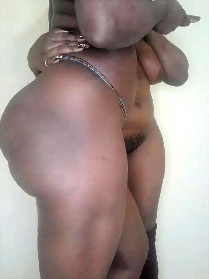 Curvy Ebony likes licking her pussy Curvy Ebony likes licking her pussy