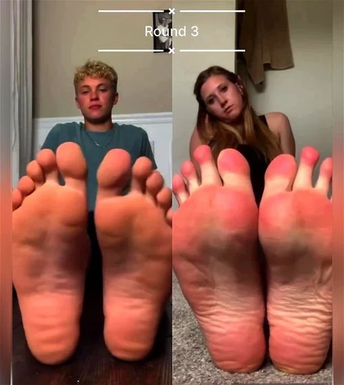 Male feet vs Female feet splitscreen