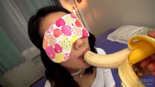 Challenge game, can they guess, while blindfolded, what's in their mouth?: Porn