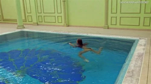 Hot pornstar Tiffany Tatum masturbating poolside