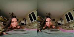 Big tit brunette  thumbnail