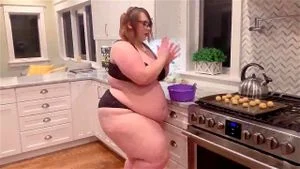 SSBBW Scale-Tippers thumbnail