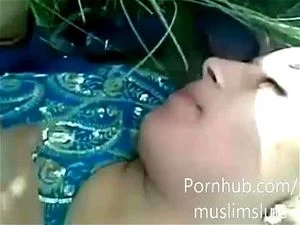 Muslim beauty is built for fucking uncircumcised cocks