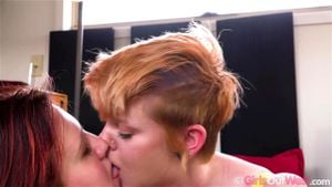 Hairy Lesbos thumbnail