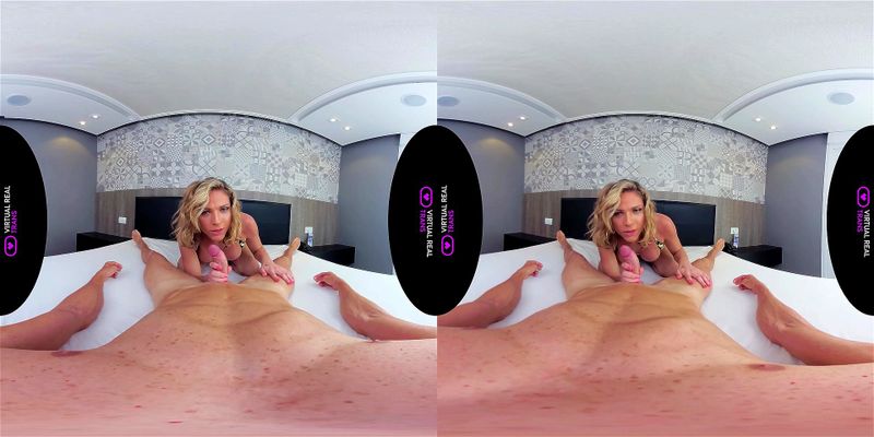 VirtualRealTrans.com - Sneaking into the pool
