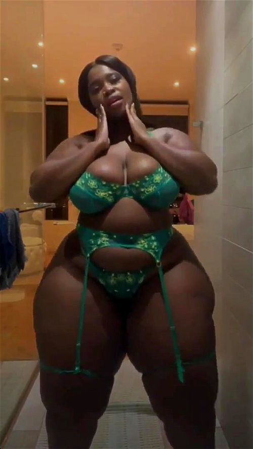 Fat ass and chubby  küçük resim