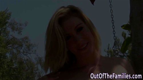 Stepsiblings porn video – Amateurs flashing
