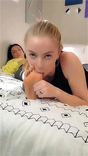 lesbian foot licking thumbnail