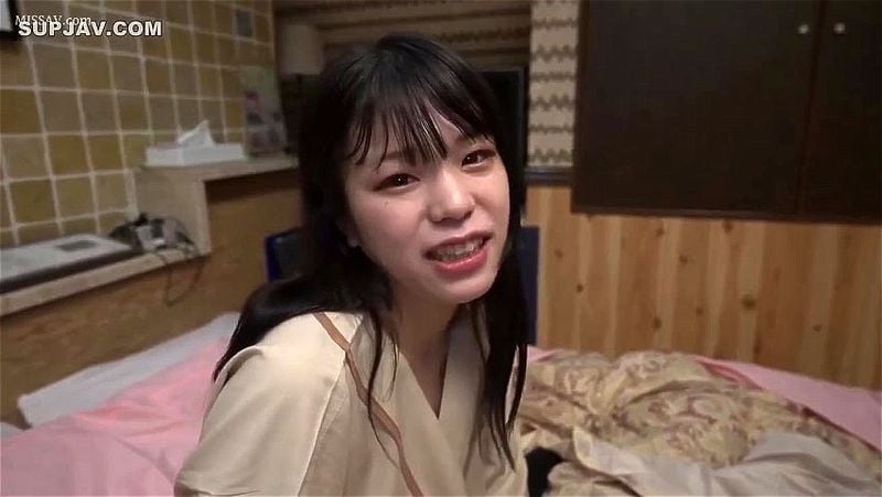 （無修正）無垢な19歳に中出し！素直な真面目女子