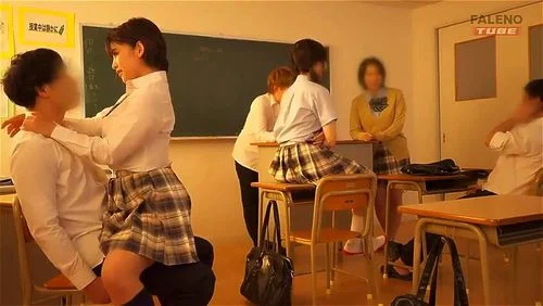 こっそり教室でセックス