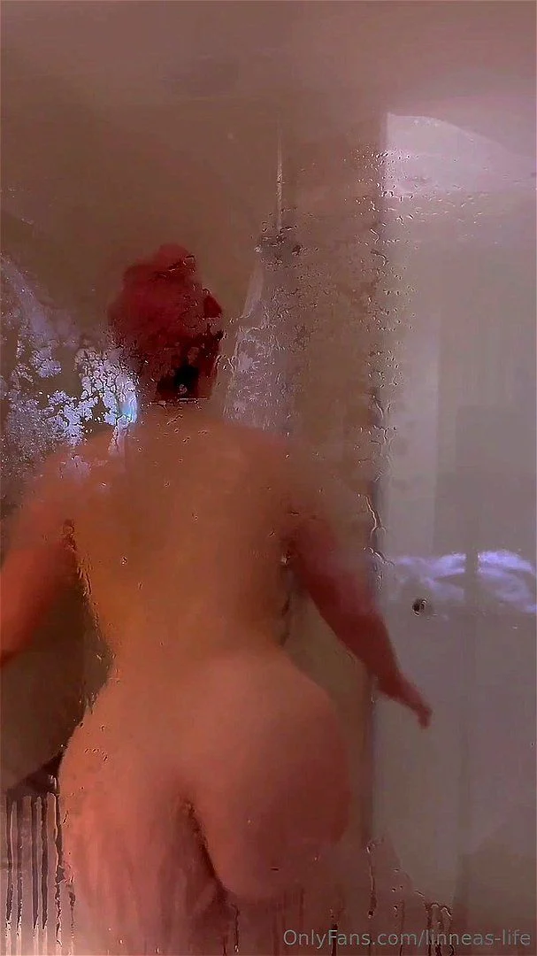 Red head shower video