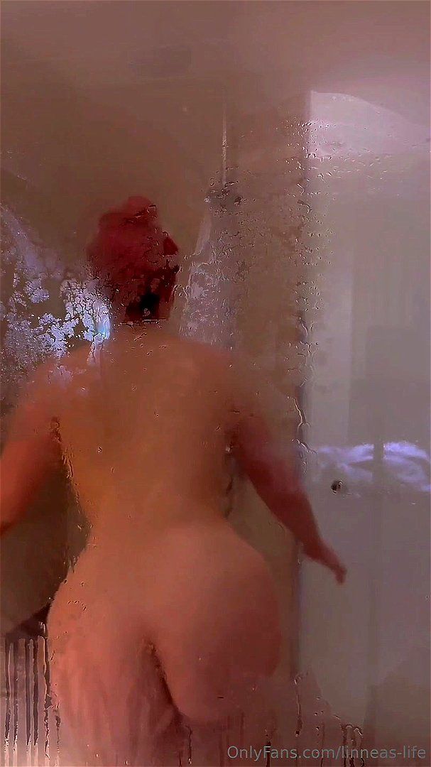 sexy redhead showers