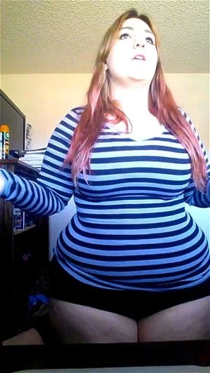 Beautiful Chubby Girl Rants about her Bodacious Bod