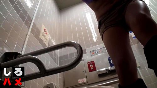 白は大きなおもちゃが大好き エロ動画 - SpankBang