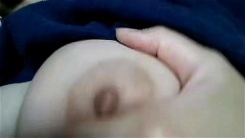 Uma garota com pouca experiência se masturba Vídeo pornô - SpankBang