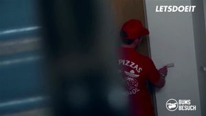 Guarda da 0:02:17