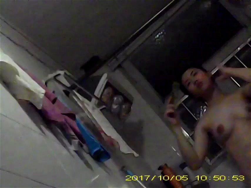偷拍 Watch 高校女舍学生洗澡真实偷拍，妹子身材不错 - 厕拍, Solo Girl, 高中生 Porn - SpankBang
