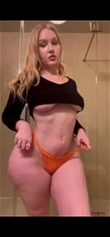 Amelia curvy thumbnail