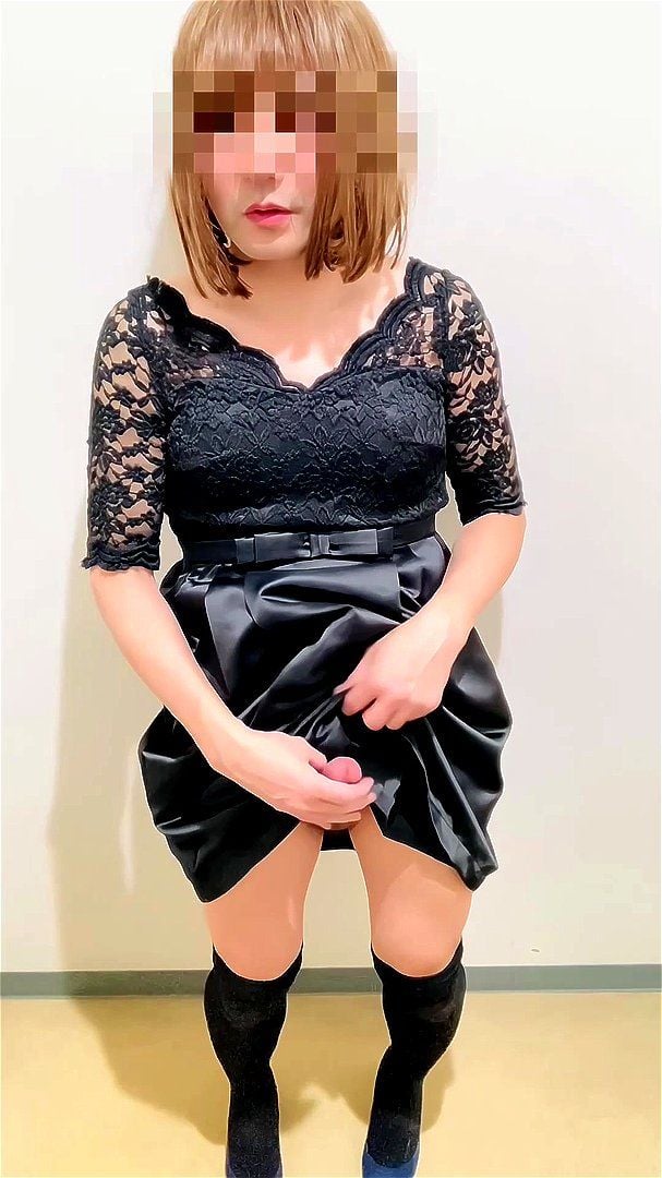 japanese crossdresser 黒のワンピースでシコ