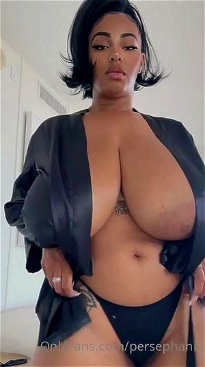 Ebony (big tits) thumbnail