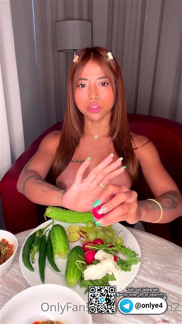 Thailand tenn girl pink pussy @onlye4