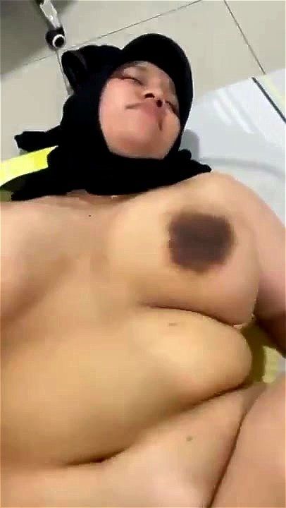 Janda hijab sange Porn - SpankBang