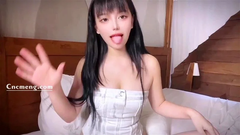 Cute Chinese girl share