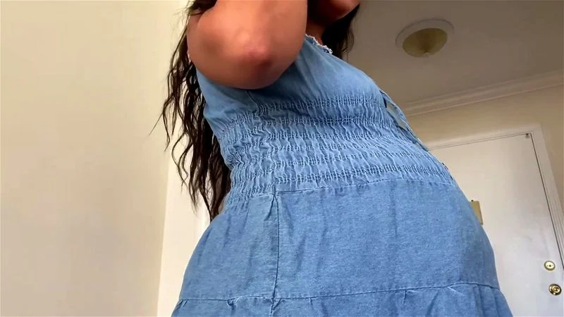 Big eater found out she was pregnant with three Big eater found out she was pregnant with three