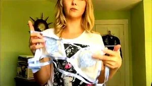 girl shows panties