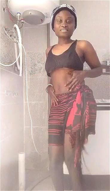 Nigerian Girl nude dance in Dubai Part 1