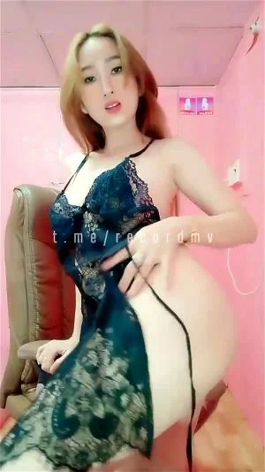 Gái việt thủ dâm thumbnail