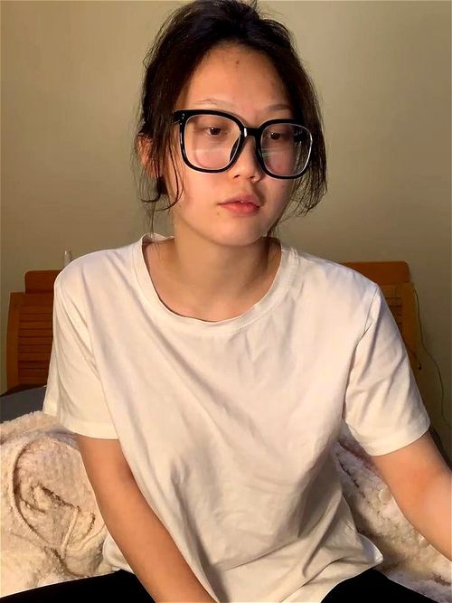 眼镜妹自慰 - Onlyfans, 风格化风格化, 持续关注的广泛豆腐干 Porn - SpankBang