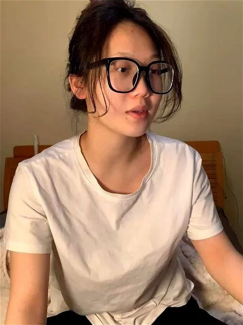 眼镜妹自慰 - Onlyfans, 风格化风格化, 持续关注的广泛豆腐干 Porn - SpankBang