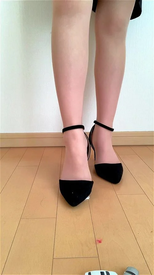 Japanese Girls Feet IDKW? thumbnail