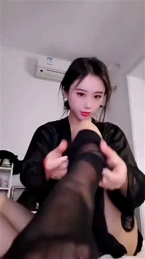 Asian feet thumbnail